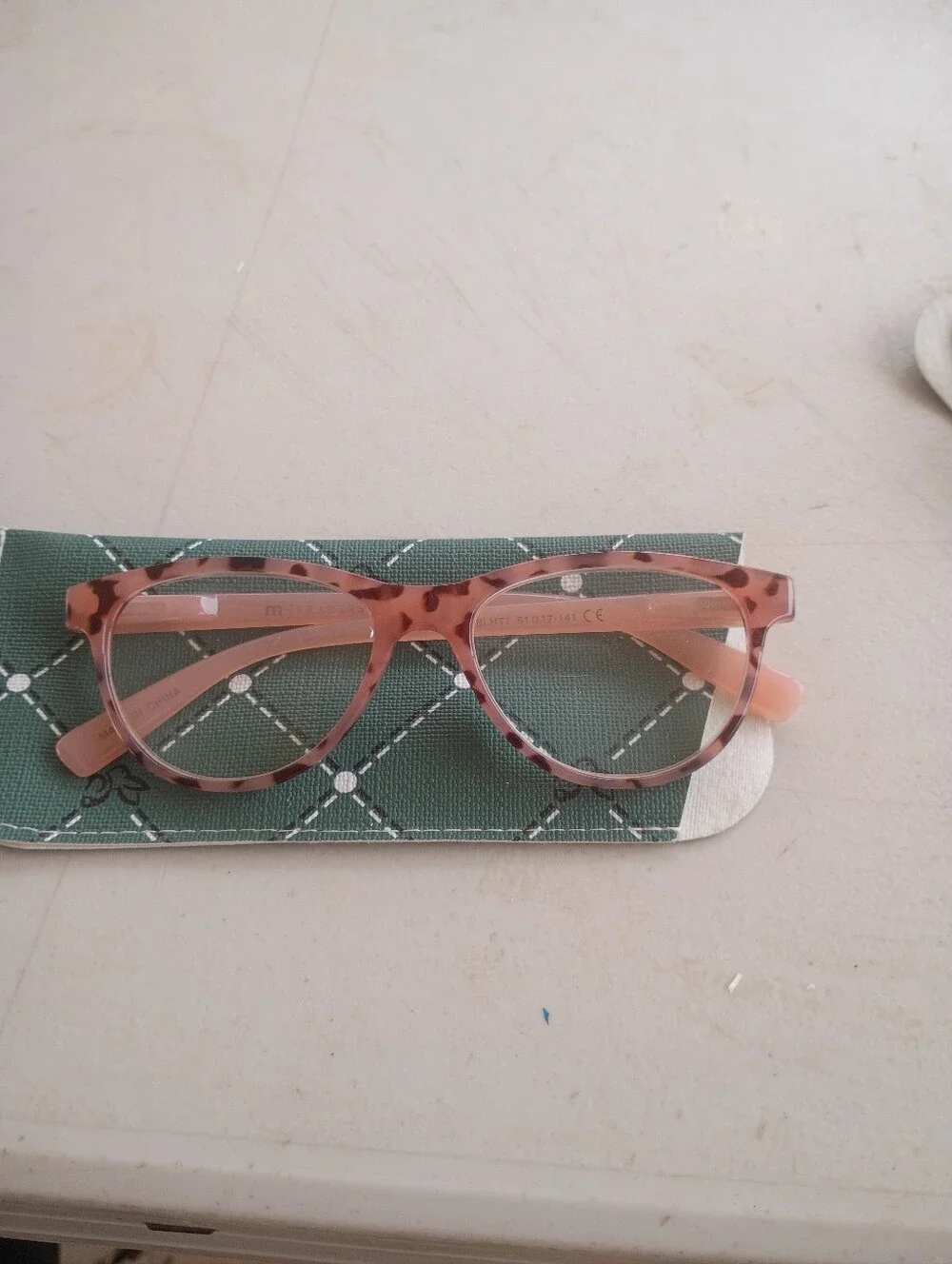 Tortoiseshell Pink Round Reading Glasses
